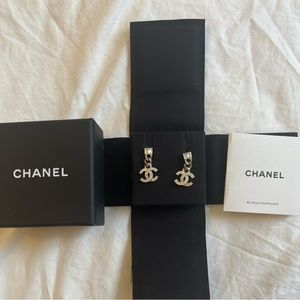 CHANEL earrings NWB